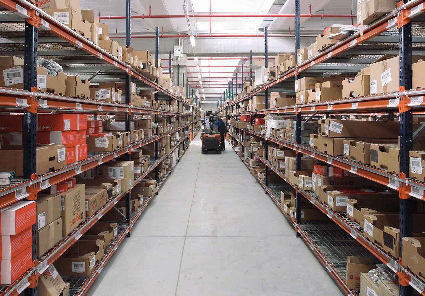 K1体育app官网登录入口-K1(中国)智慧安全用电-仓库库房方案